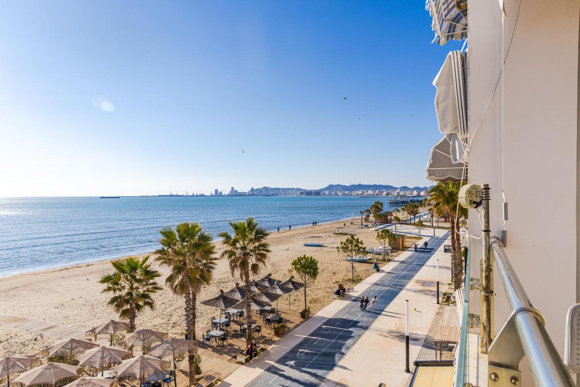 The Beachfront Apartment Durres Luaran gambar