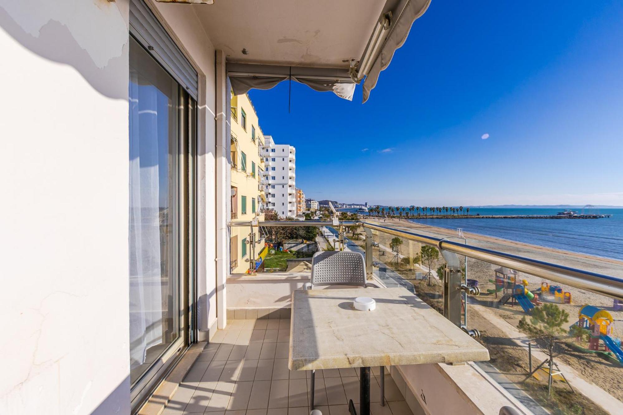 The Beachfront Apartment Durres Luaran gambar